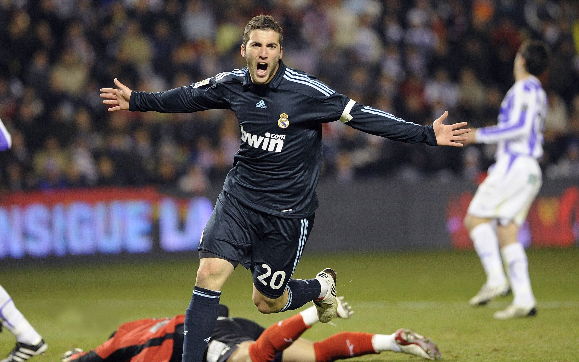 _未来体育馆:绿色能源与智能科技完美融合_,未来体育场馆